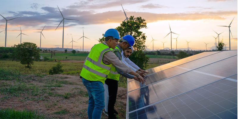 How Renewable Energy Creates Jobs 1 How Renewable Energy Creates Jobs